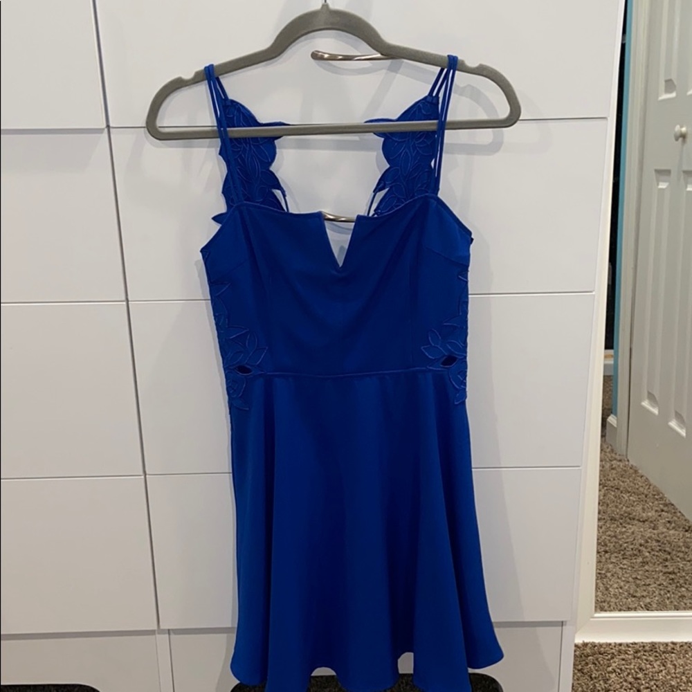 Missguided BLUE OPEN BACK DRESS